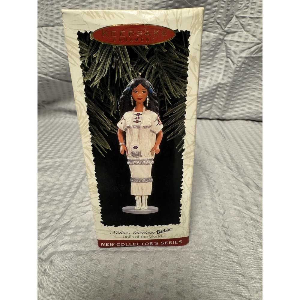 1996 Hallmark Keepsake Ornament‎ Pocahontas and Captain John Smith